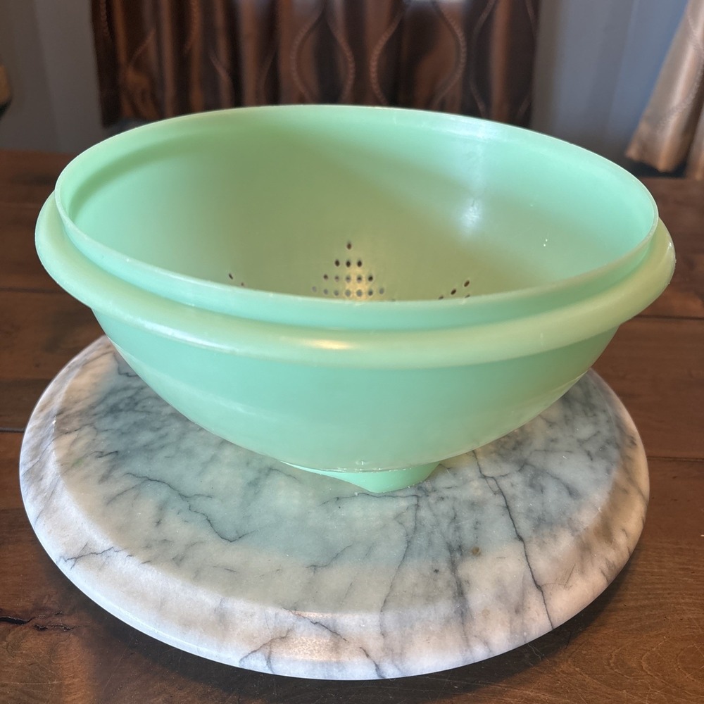 VTG Tupperware #339-3 Jadeite Colander Footed Strainer